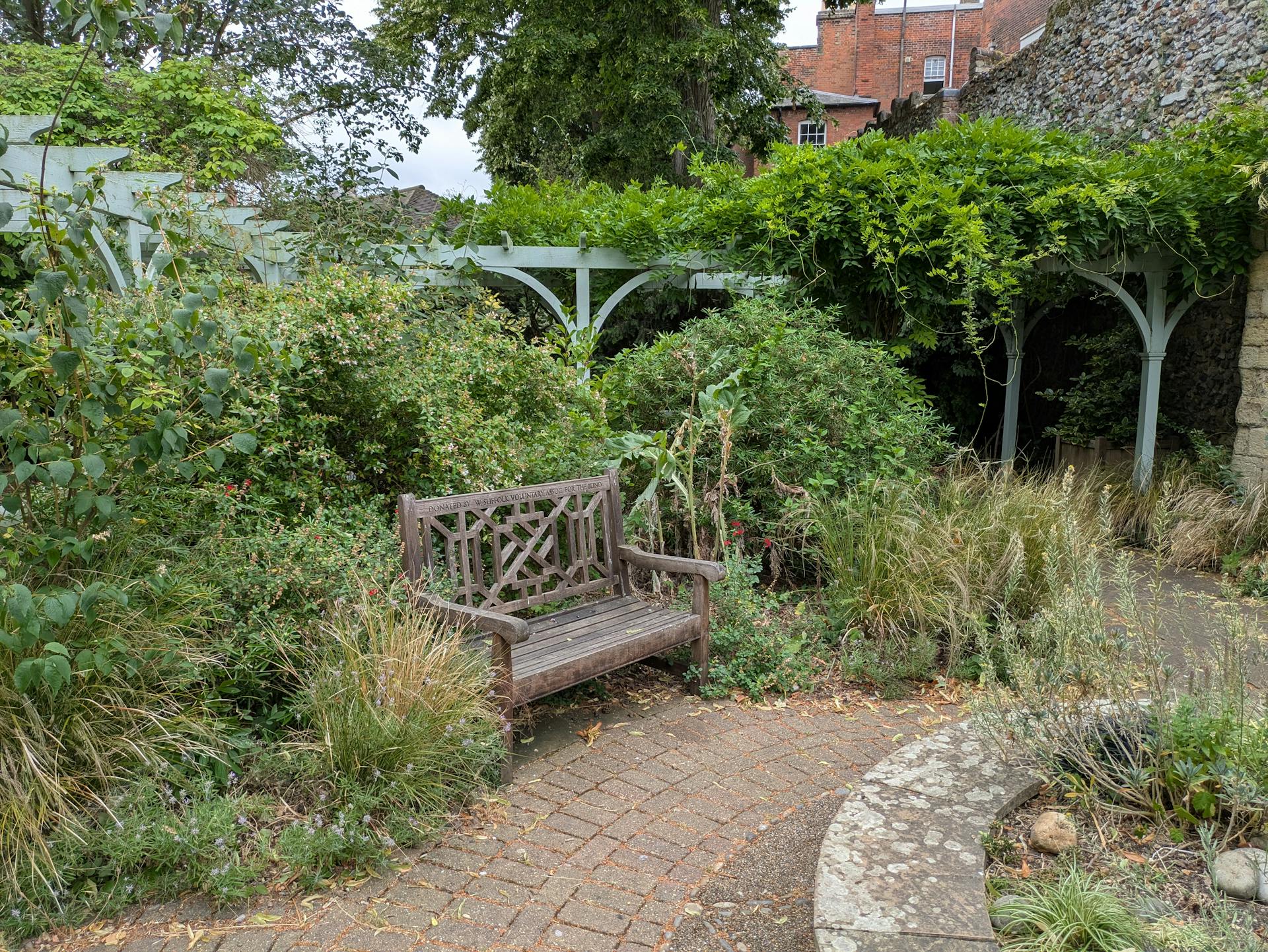 Memorial sheaf tribute